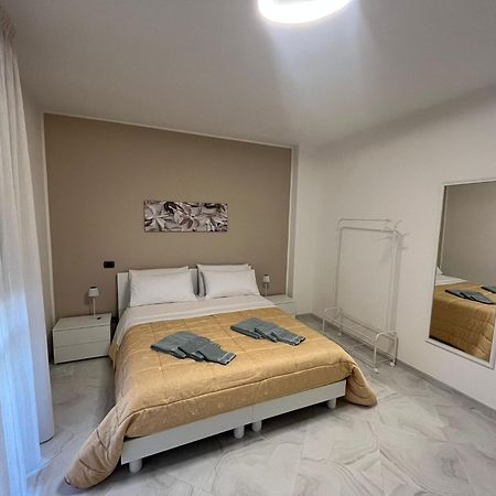 A Casa Di Chiara Lägenhet Lecce Exteriör bild